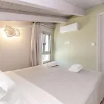 Helichrysum Lofts * Marathópoli