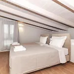 Apartman Helichrysum Lofts *