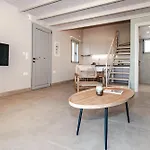 Helichrysum Lofts * Marathopoli