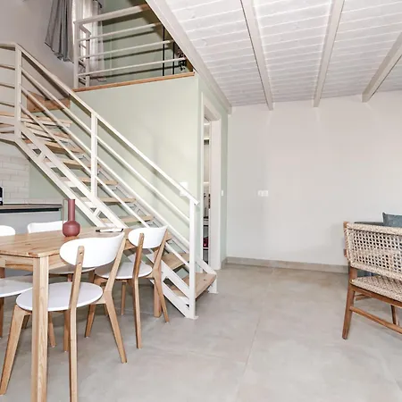 Helichrysum Lofts Маратополис