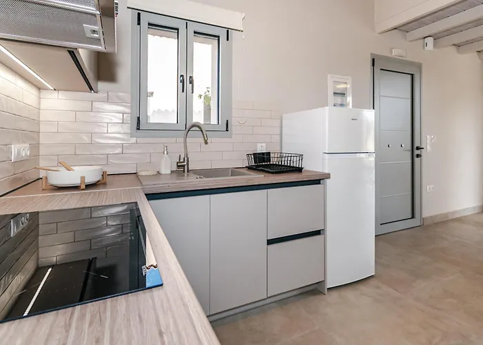 Helichrysum Lofts * Marathopoli